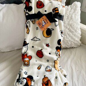 NEW WITH TAGS Disney Mickey Mouse Minnie Mouse Ghosts Pumpkins Halloween Blanket